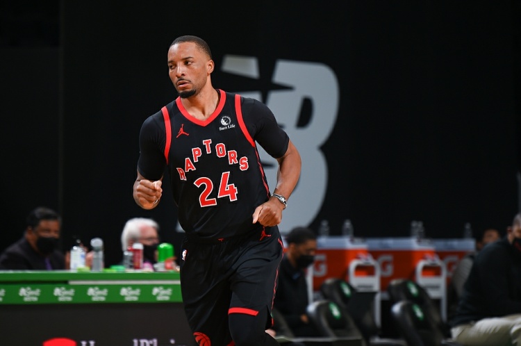 的侧翼或后 的侧翼或后